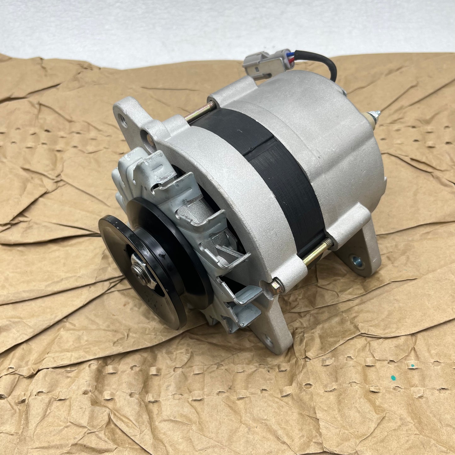 4BD1 24V 30A ALTERNATOR FOR HITACHI EX100 EX120 FOR Kobelco SK100 SK120EXCAVATOR  897022210  897022211  8970222110  8970222111  8970222112  897022212  0330006540  0330006541  0330006542